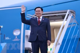 Presidente parlamentario parte de Hanoi para visitar Bangladesh y Bulgaria