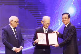 Entregan premios VinFuture de Vietnam a destacados científicos
