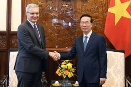 Presidente vietnamita recibe al embajador saliente de Francia