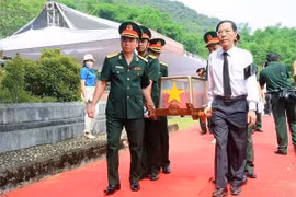 Rinden homenaje póstumo a internacionalistas vietnamitas fallecidos en Laos