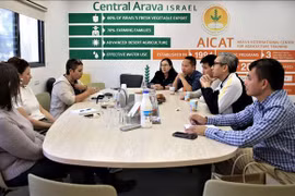 Embajada de Vietnam en Israel visita a estudiantes connacionales en región sureña