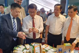 Feria en Hanoi favorece conexión comercial en sector agrícola