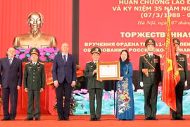 Otorgan Orden del Trabajo al Centro Tropical Vietnam-Rusia