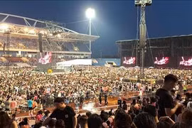 Más de tres mil visitantes internacionales acuden a Hanoi para concierto de Blackpink