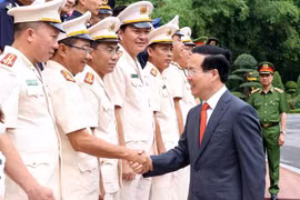 Presidente vietnamita elogia destacados rostros en prevención contra drogas