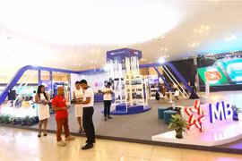 Concluye exposición de productos económicos de defensa Vietnam-Camboya