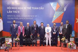 Dirigente vietnamita recibe a vicepresidente parlamentario argelino