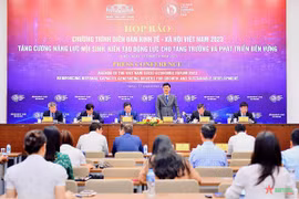 Foro Socioeconómico de Vietnam crea motivación para desarrollo sostenible