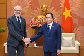 Vietnam y Francia por fortalecer cooperación bilateral