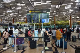 Singapur restablece cuidadosamente conexiones aéreas con China