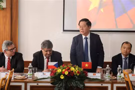 Fomenta Partido Comunista de Vietnam relaciones con partidos políticos de República Checa