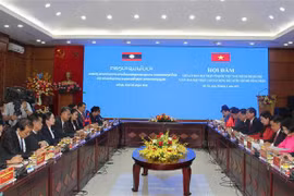 Capitales de Vietnam y Laos estrechan nexos de solidaridad y cooperación 