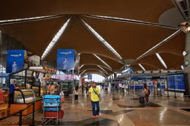 Más viajeros extranjeros disfrutan de entrada sin visa por 30 días en Malasia, según premier