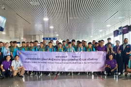 Selección vietnamita de fútbol llega a Camboya para SEA Games 32