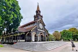 Catedral de Kon Tum: obra arquitectónica católica maestra en Vietnam