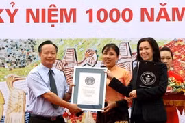 Mural cerámico en Ha Noi establece récord Guinness 