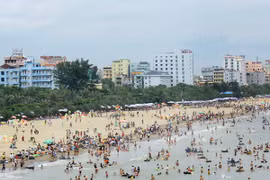 La playa de Sam Son, una atracción turística en Thanh Hoa (Fuente: VNA)
