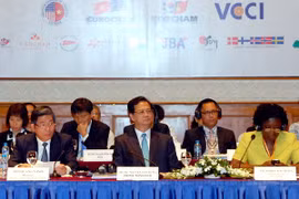 Vietnam crea condiciones favorables para inversores 