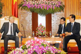 Expremier británico se compromete con ayuda a Vietnam 