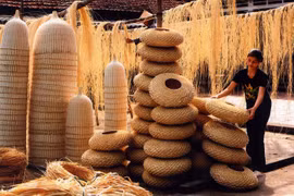 (Televisión) Apoyan jóvenes vietnamitas la preservación de oficios tradicionales