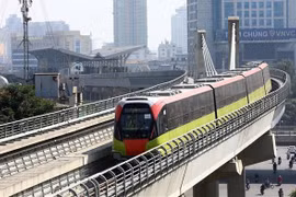 Ponen a prueba trenes urbanos Nhon-Hanoi a velocidad máxima