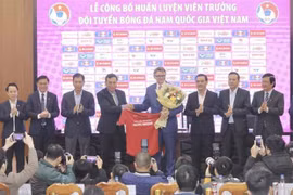 Philippe Troussier se convierte en entrenador de la selección nacional de fútbol de Vietnam 