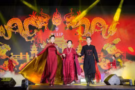 La belleza de Hanoi del pasado y presente a través de Ao Dai