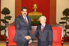 Líder de PCV se reúne con Nicolás Maduro