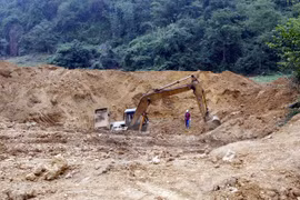 Asistencia internacional para víctimas de bombas en Quang Binh