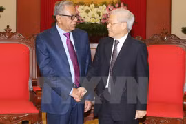 Dirigentes vietnamitas reciben al presidente bangladesí