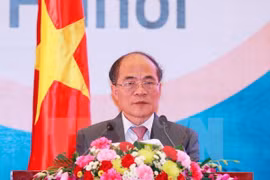 Líder parlamentario vietnamita parte en viaje oficial a EE.UU.