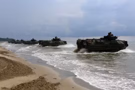 Realizan Malasia y Estados Unidos maniobra naval