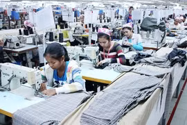 Cambodia: alrededor de 150 empresas textiles cerradas en 2015