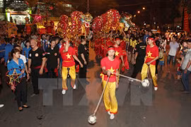 Celebran fiesta de Medio Otoño en casco antiguo de Hanoi