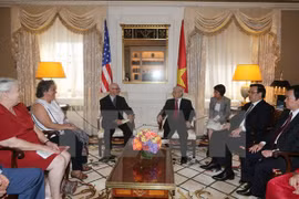 El secretario general del Partido Comunista de Vietnam recibe a representantes del Partido Comunista de EE.UU (Fuente: VNA)
