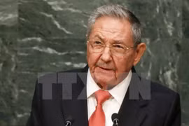 Dirigentes de Vietnam felicitan a Raúl Castro por Fiesta Nacional