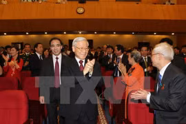 Líder partidista da orientaciones al desarrollo de Tuyen Quang