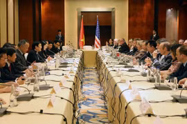 Mandatario vietnamita conversa con empresas estadounidenses