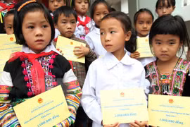 Vietnam empeñado en reducir tasa de pobreza en minorías éticas