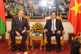 Vietnam y Belarús forjan vínculos de defensa