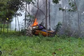 Dos pilotos mueren en accidente de avión militar en Indonesia