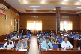 Comienza primer curso de idioma vietnamita para funcionarios laosianos