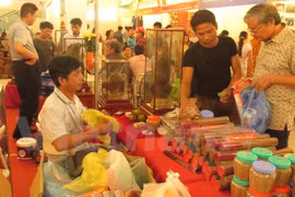 Sellan Vietnam y China contratos de 325 millones de dólares en feria comercial
