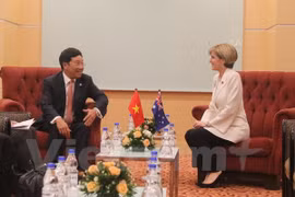 El viceprimer ministro y canciller de Vietnam, Pham Binh Minh y la titular de Asuntos Exteriores de Australia, Julie Bishop (Fuente: VNA)