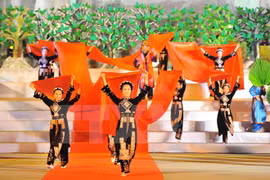 Festival honra a canto Then de minorías étnicas vietnamitas