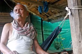 Imputan a otro ex oficial de Khmer Rojo