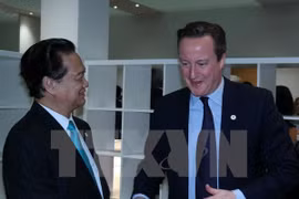 Premier vietnamita sostiene conversaciones con líderes mundiales en París