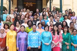 Debuta Círculo de Mujeres de la ASEAN en Hanoi