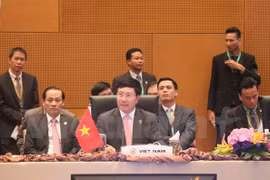 Viceprimer ministro vietnamita participa en reuniones de alto nivel de ASEAN