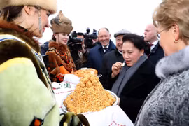 Presidenta del Parlamento de Vietnam arriba a Rusia para iniciar su visita oficial